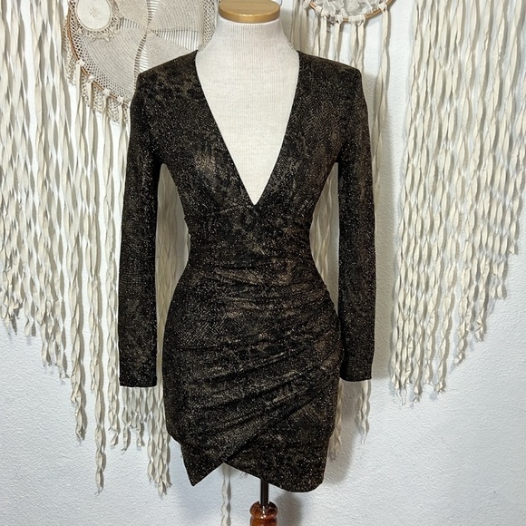 Alice + Olivia Diaz Ruched Snake Print Dress Size 0 - Picture 7 of 11